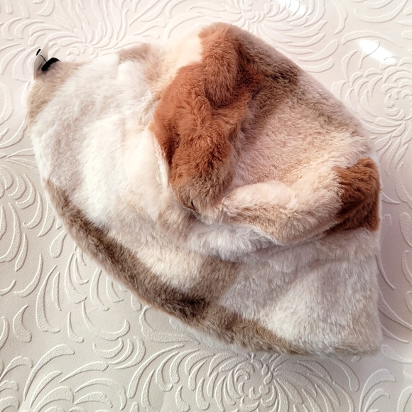 New Look Faux Fur Bucket Hat Cream - Picture 4 of 4